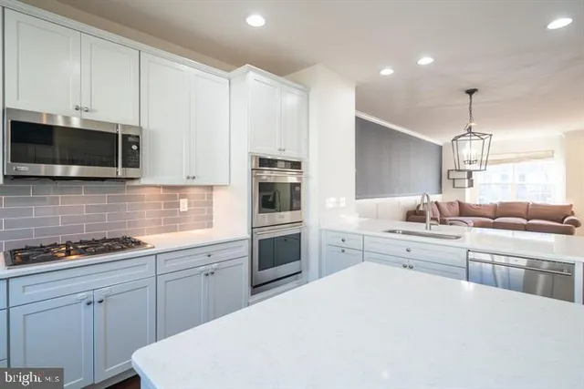 $2,595 | 27127 Hickory Lane, Langhorne, PA 19047