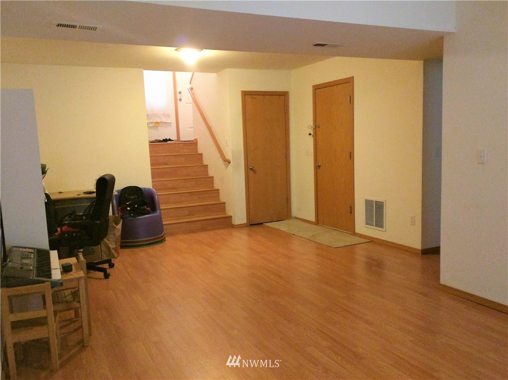 11126 Southeast 168th Street Renton, WA 98055 - Photo 11 of 14