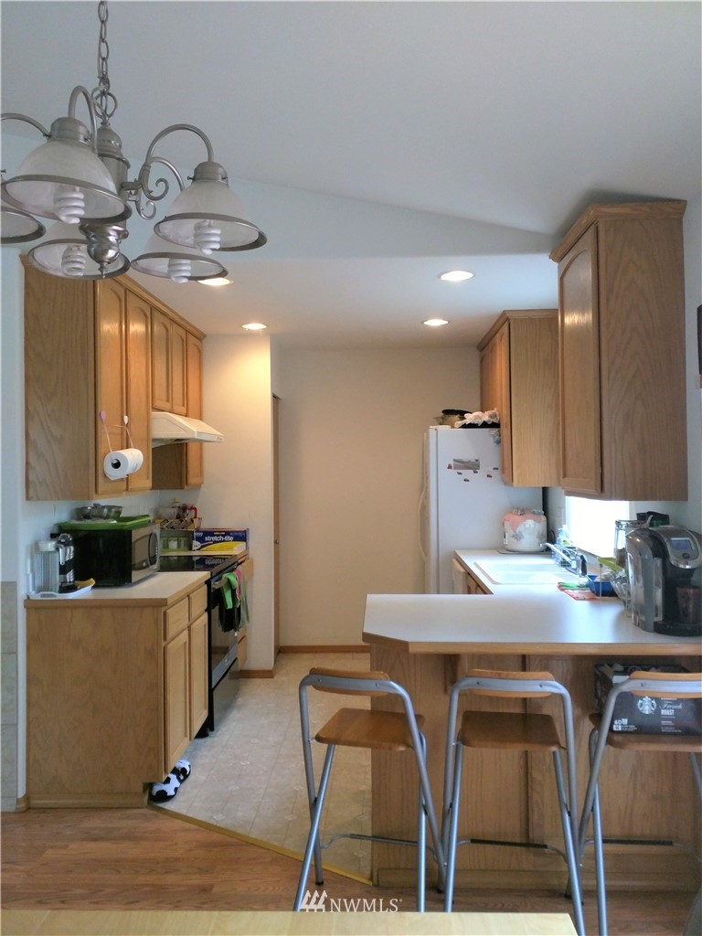 11126 Southeast 168th Street Renton, WA 98055 - Photo 6 of 14