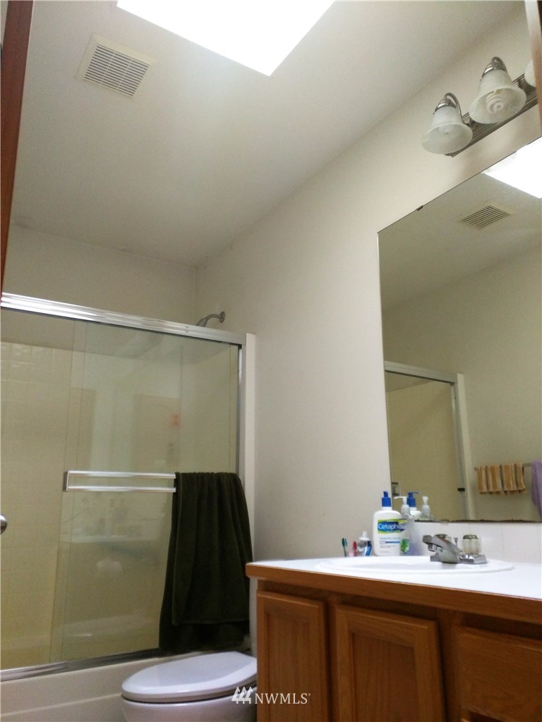 11126 Southeast 168th Street Renton, WA 98055 - Photo 8 of 14
