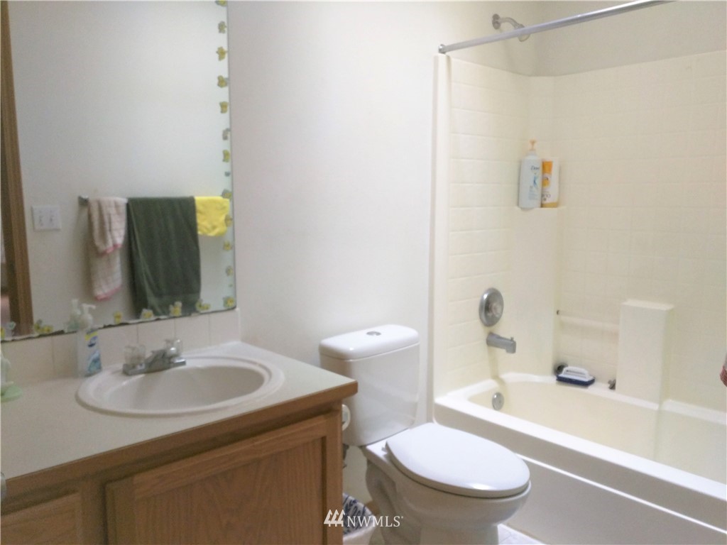 11126 Southeast 168th Street Renton, WA 98055 - Photo 9 of 14
