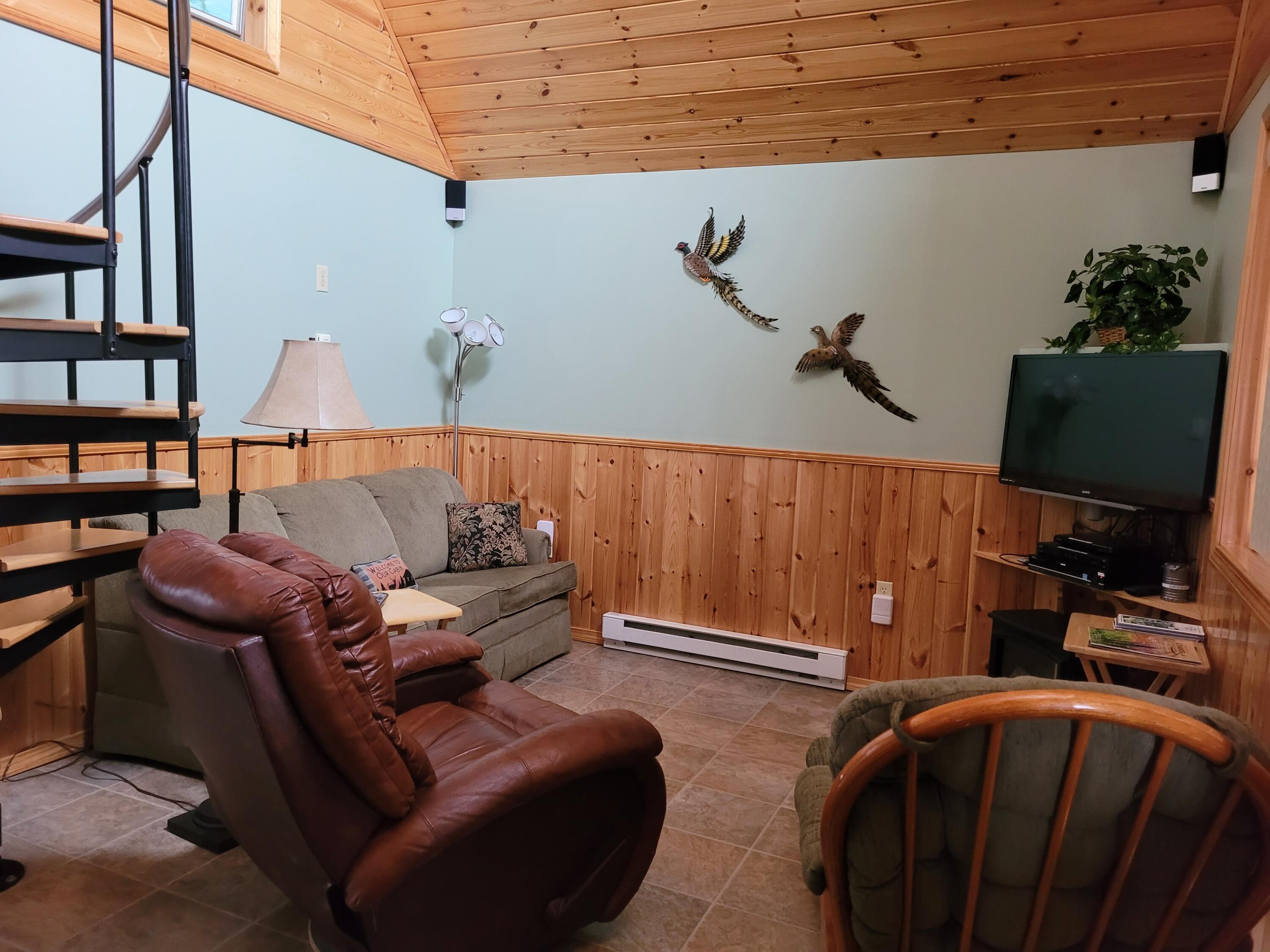 135 East Ridge Road Mars Hill, ME 04758 - Photo 5 of 22 lento 4