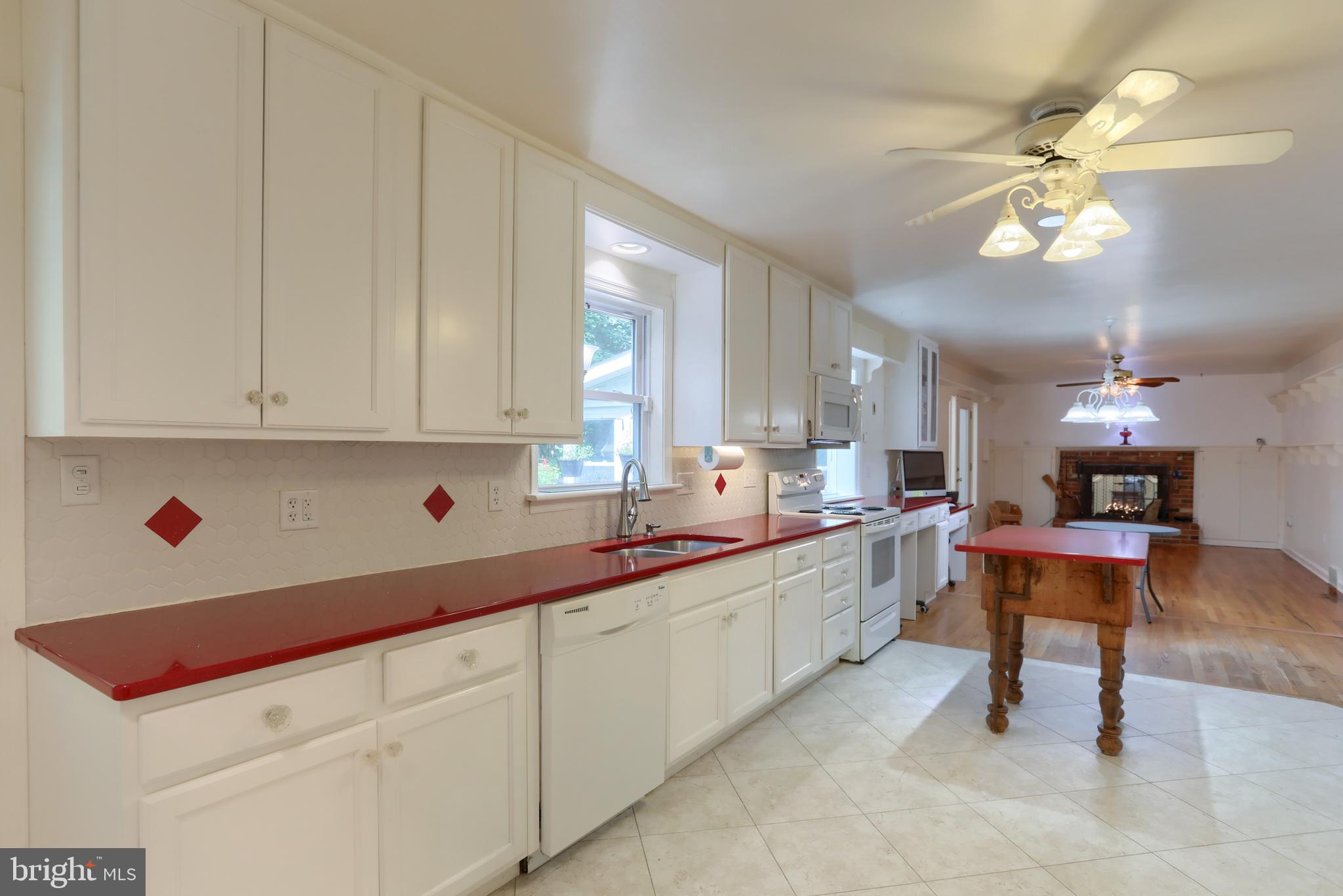 280 Nye Road Hershey, PA 17033 - Photo 11 of 50 Modern kitchen.