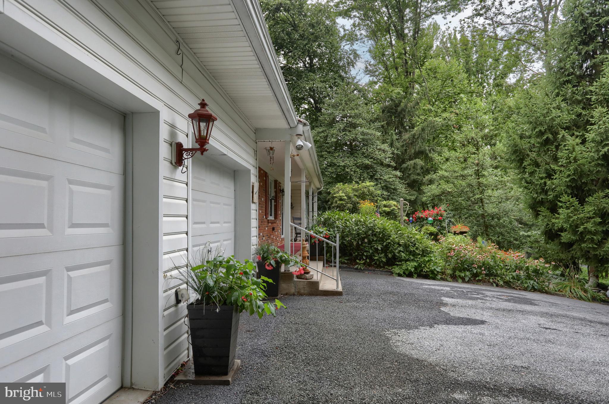 280 Nye Road Hershey, PA 17033 - Photo 4 of 50