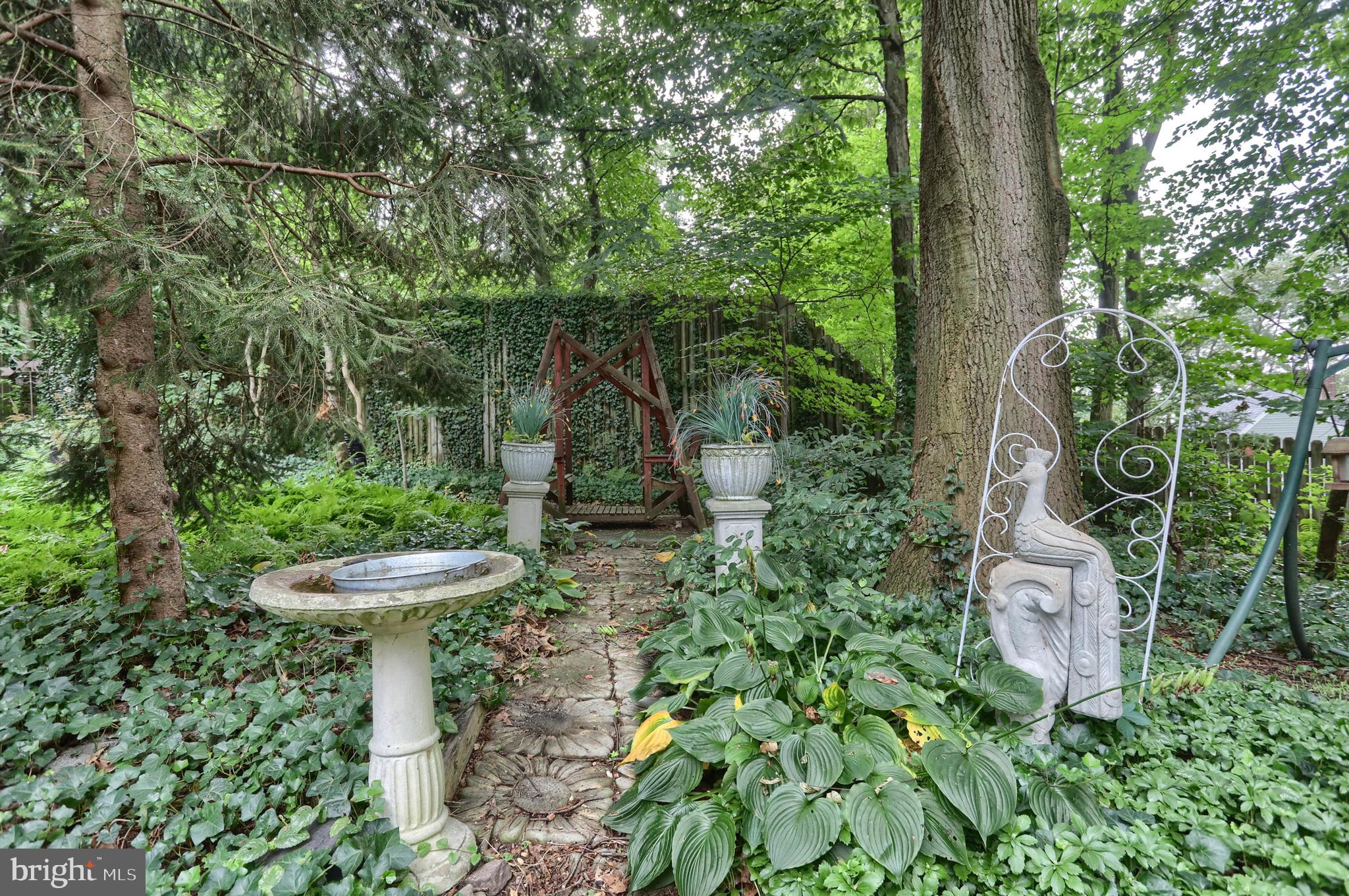 280 Nye Road Hershey, PA 17033 - Photo 47 of 50 Many outside items.