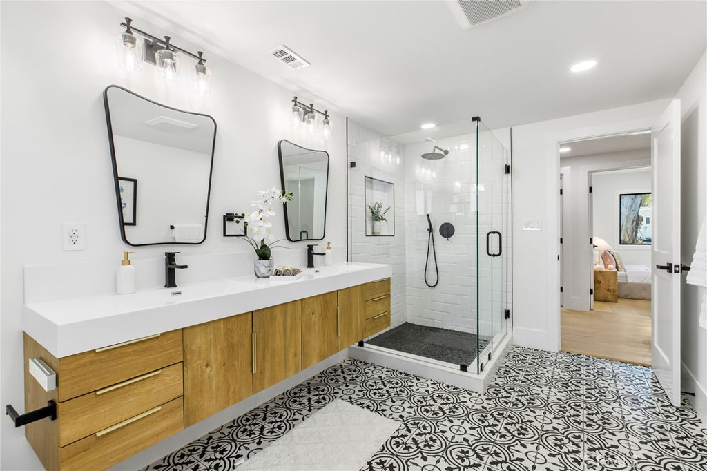 17601 McCormick Street Encino, CA 91316 - Photo 20 of 35