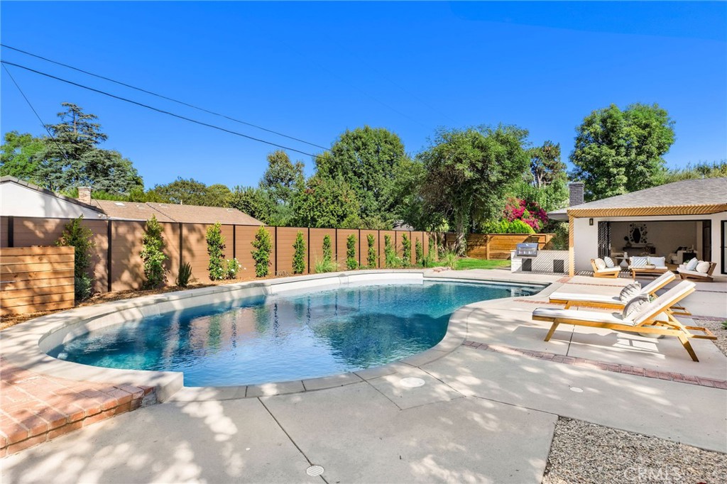 17601 McCormick Street Encino, CA 91316 - Photo 31 of 35