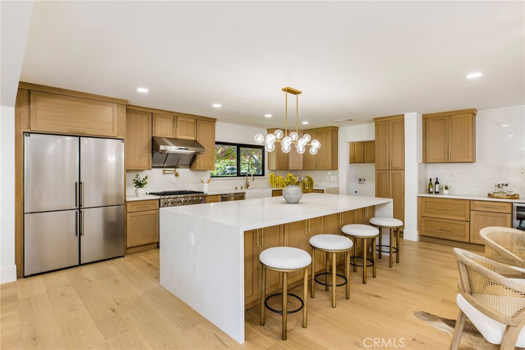 17601 McCormick Street Encino, CA 91316 - Photo 8 of 35