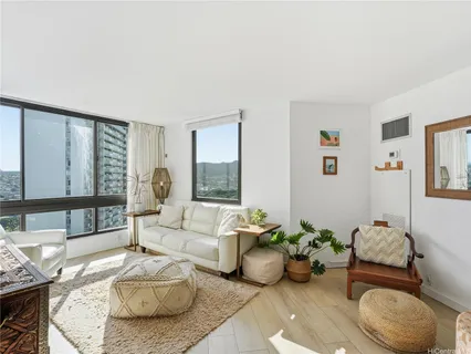 $490,000 | 300 Wai Nani Way, Unit II1817, Honolulu, HI 96815