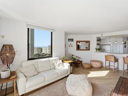 $525,000 | 300 Wai Nani Way, Unit II1817, Honolulu, HI 96815