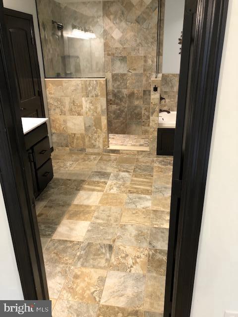 3197 Foxianna Road Middletown, PA 17057 - Photo 31 of 51 Master Bath