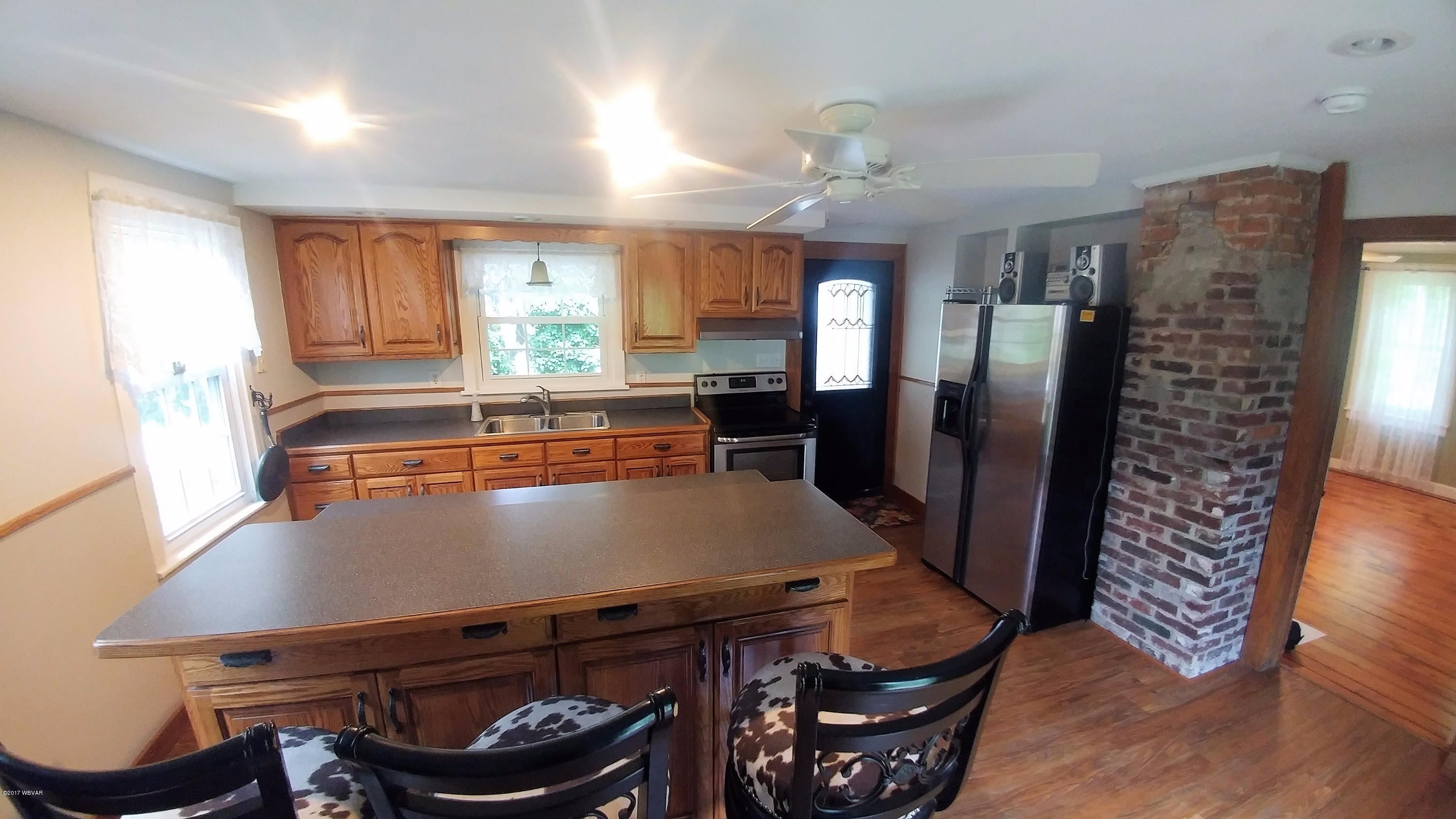 Kitchen with Bar