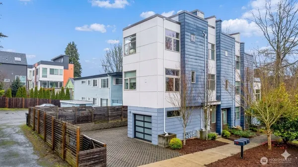 $712,500 | 2514 South Washington Street, Seattle, WA 98144