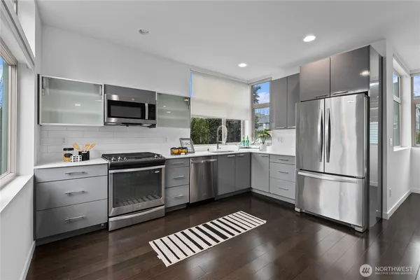 $712,500 | 2514 South Washington Street, Seattle, WA 98144