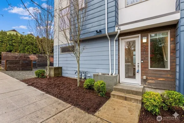 $712,500 | 2514 South Washington Street, Seattle, WA 98144
