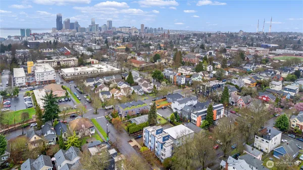$712,500 | 2514 South Washington Street, Seattle, WA 98144