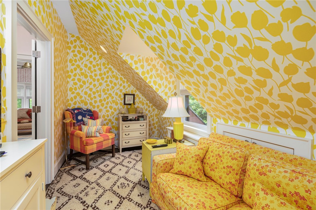 33 Beacon Hill Road Newport, RI 02840 - Photo 16 of 34