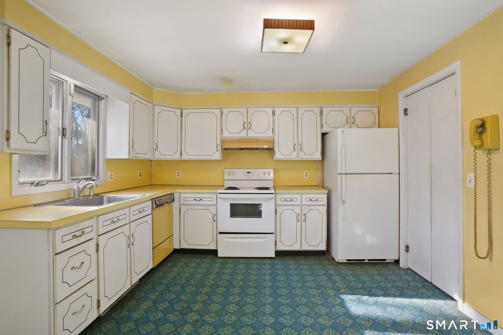 18 Osborne Hill Road Newtown, CT 06482 - Photo 6 of 35