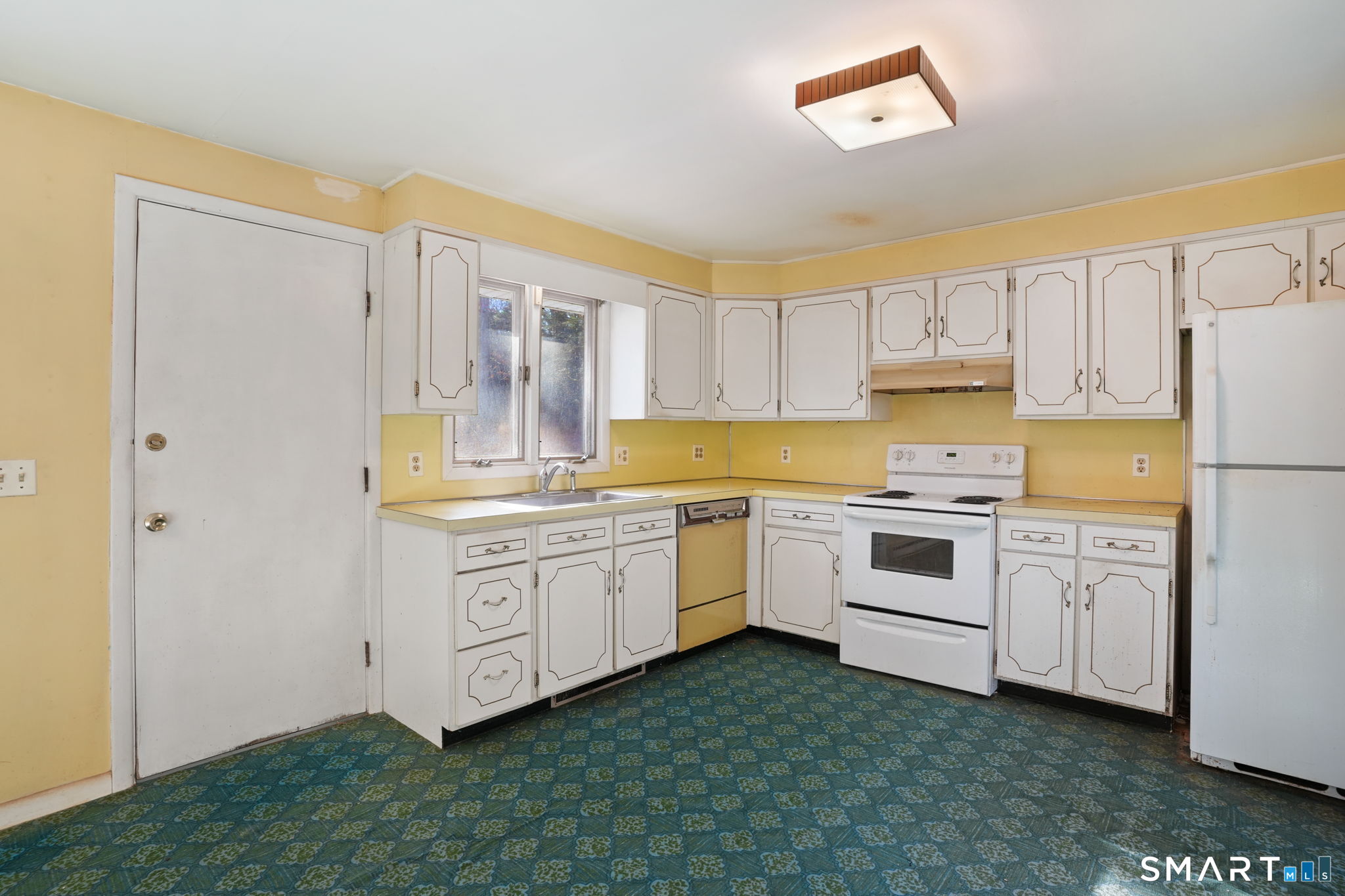 18 Osborne Hill Road Newtown, CT 06482 - Photo 7 of 35