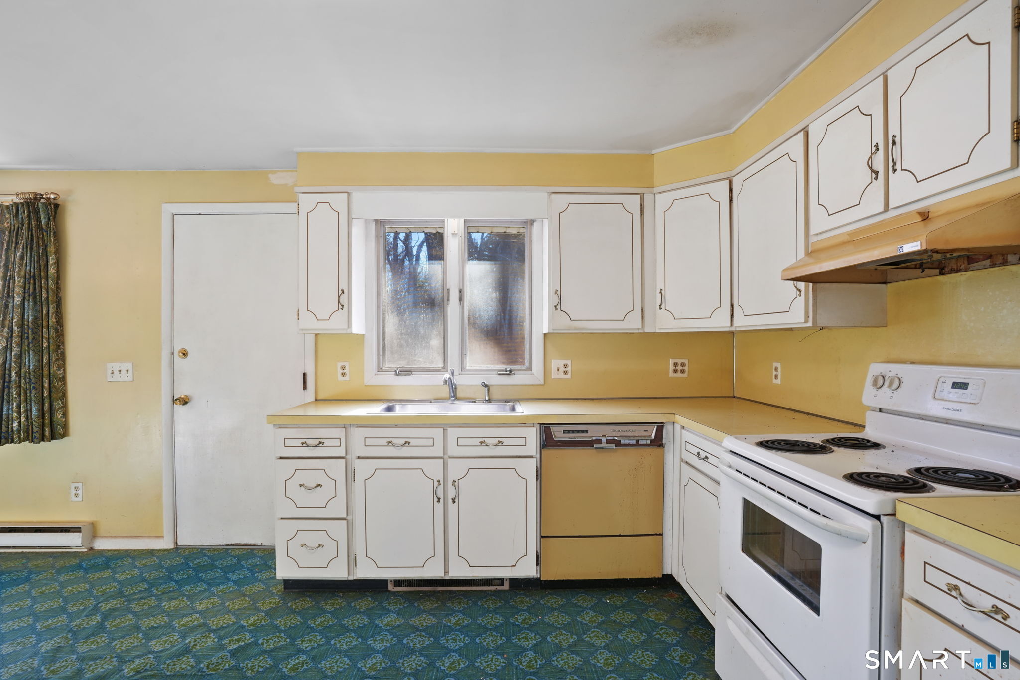 18 Osborne Hill Road Newtown, CT 06482 - Photo 8 of 35