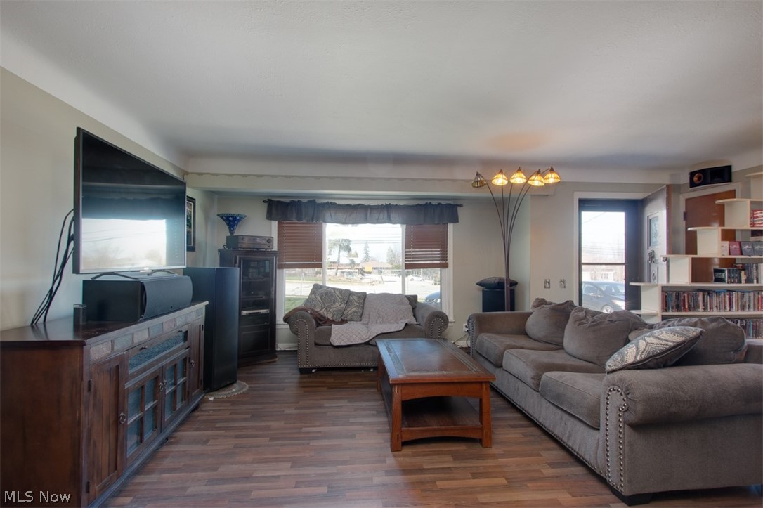 5332 Wilson Mills Road Cleveland, OH 44143 - Photo 13 of 23 Lots of natural light...