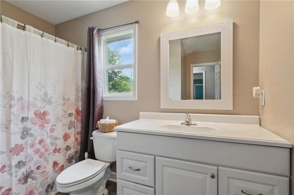 4402 Southern Webbing Mill Road Greensboro, NC 27405 - Photo 12 of 15 Second bathroom