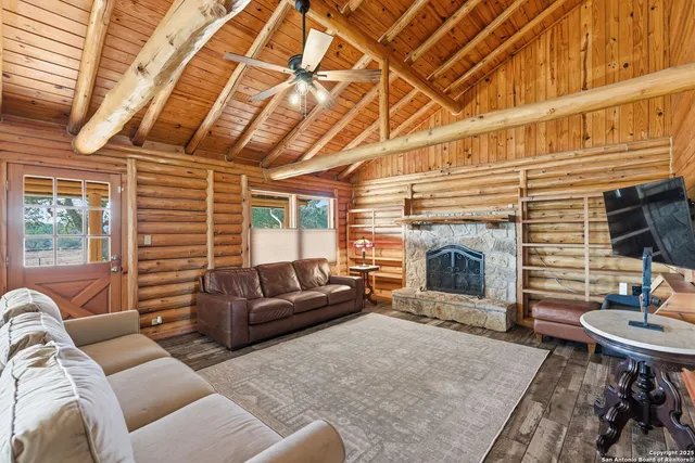 $895,000 | 10700 Farm To Market 32, Fischer, TX 78623