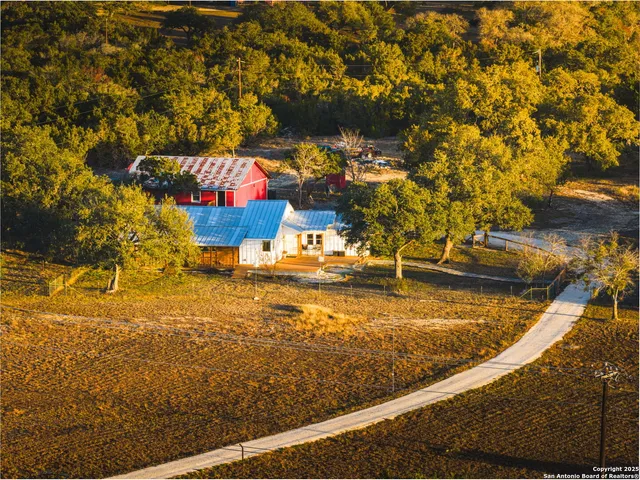 $895,000 | 10700 Farm To Market 32, Fischer, TX 78623