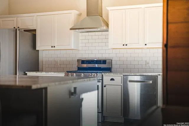 $895,000 | 10700 Farm To Market 32, Fischer, TX 78623