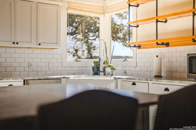 $895,000 | 10700 Farm To Market 32, Fischer, TX 78623