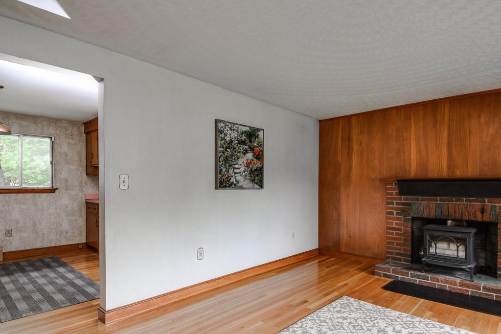 79 Joseph Road Framingham, MA 01701 - Photo 4 of 26