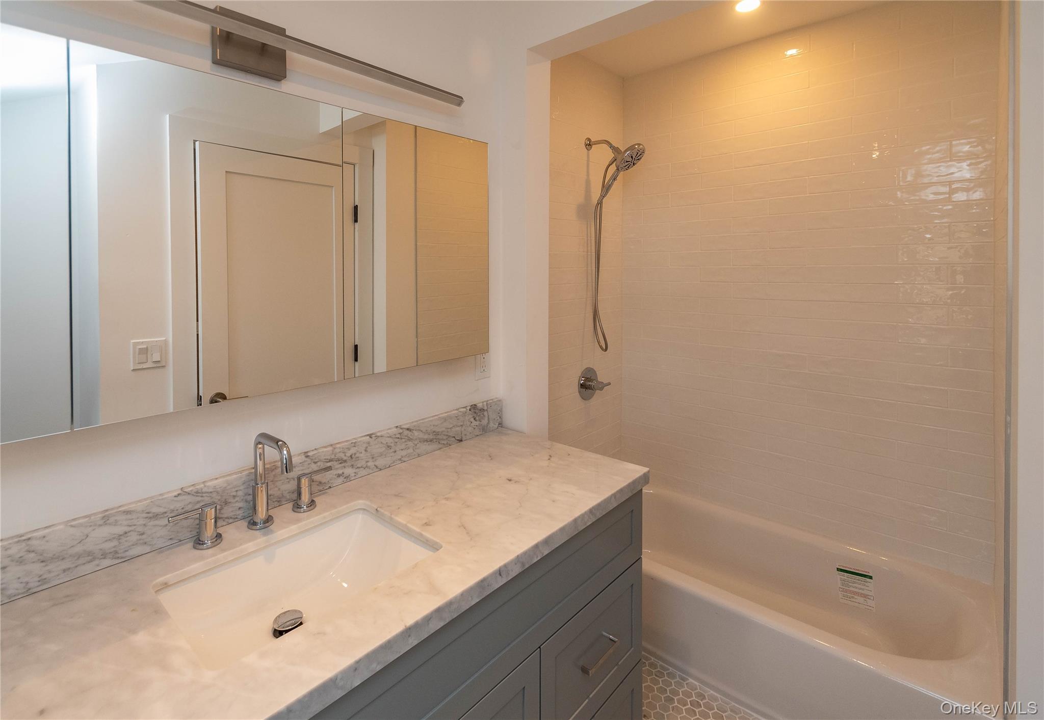 3 Anna Street Kerhonkson, NY 12446 - Photo 21 of 40 Primary full bath