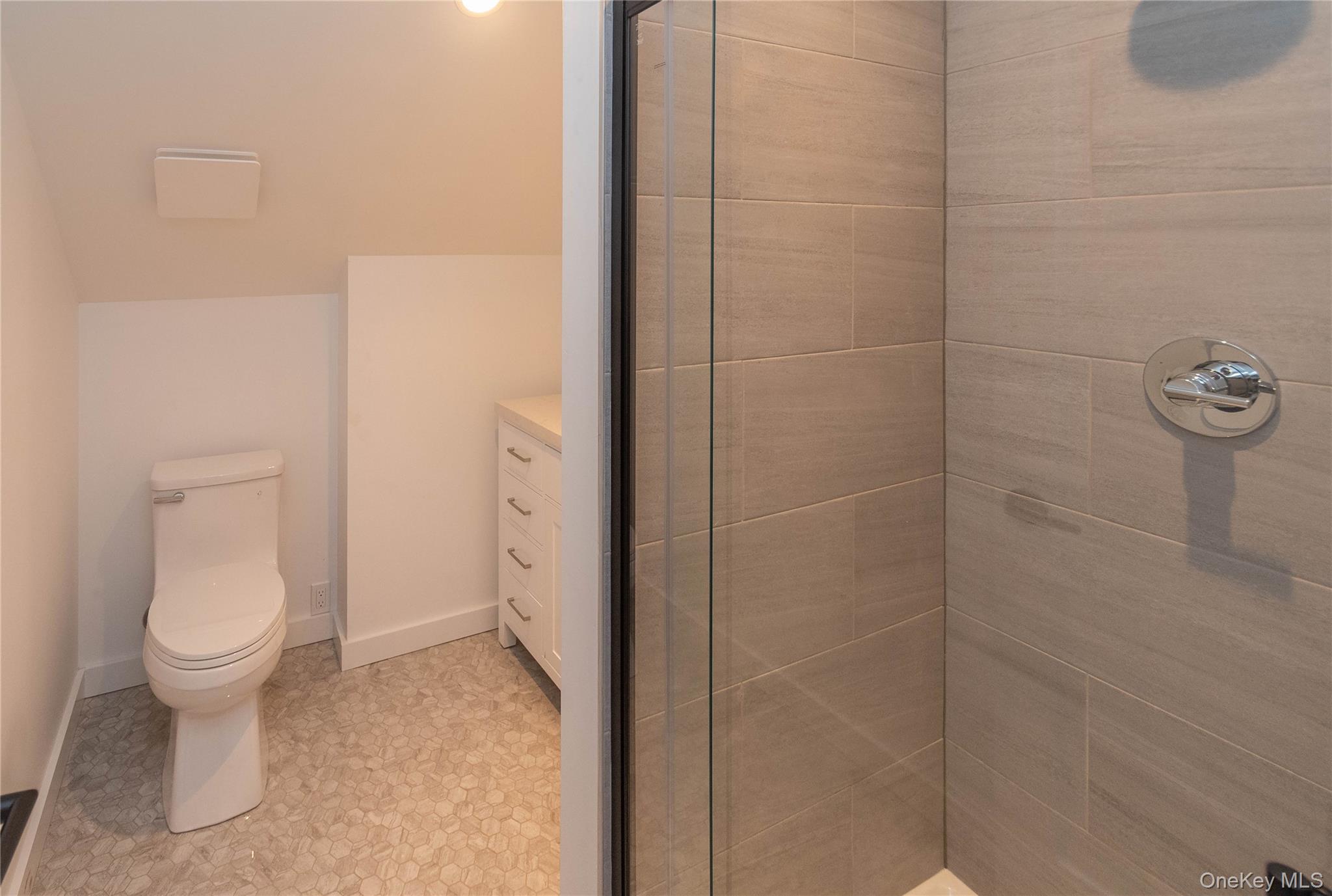 3 Anna Street Kerhonkson, NY 12446 - Photo 22 of 40 Upstairs full bathroom