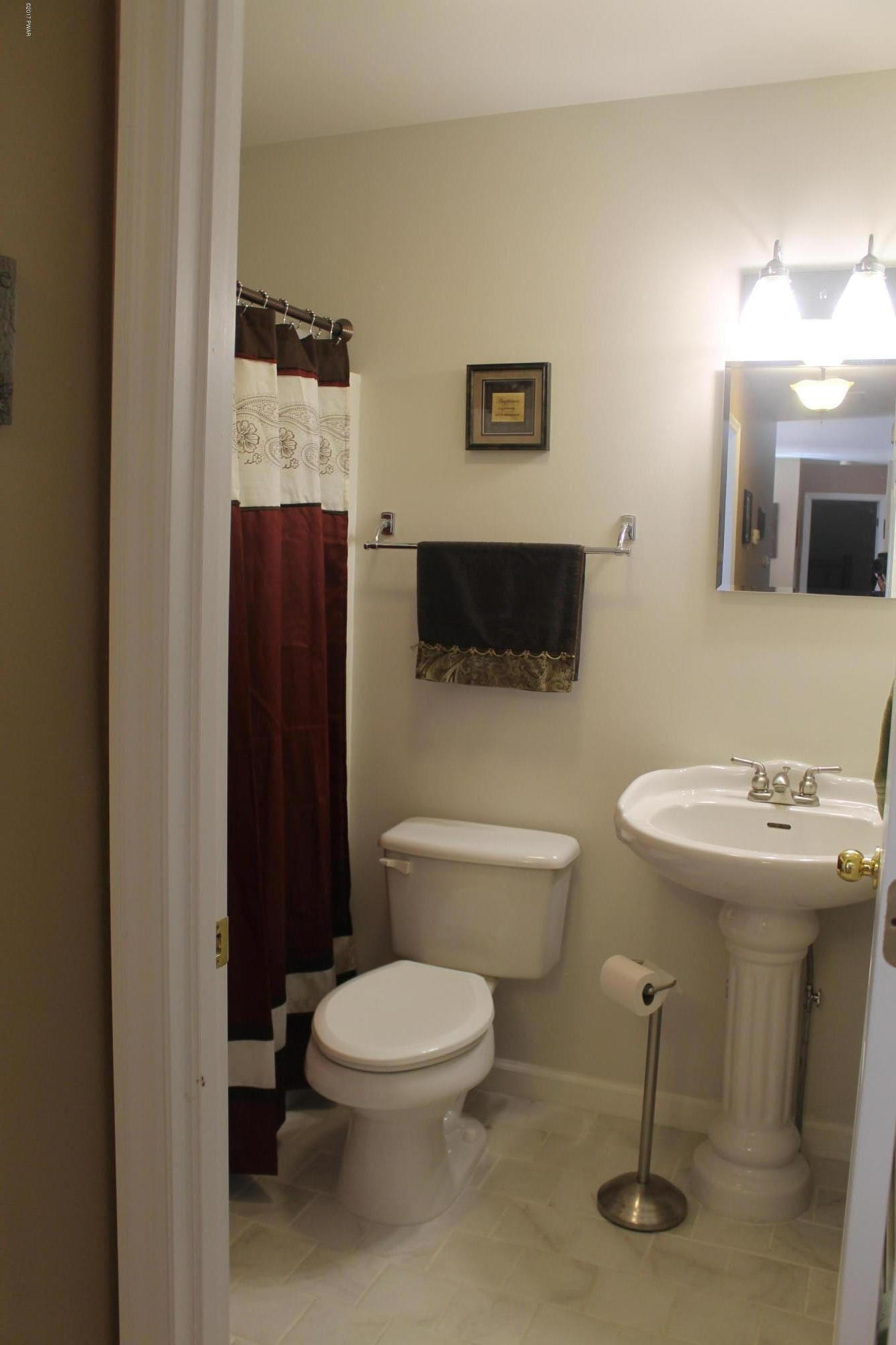 130 West Lilac Road Milford, PA 18337 - Photo 22 of 42 Hall Bath