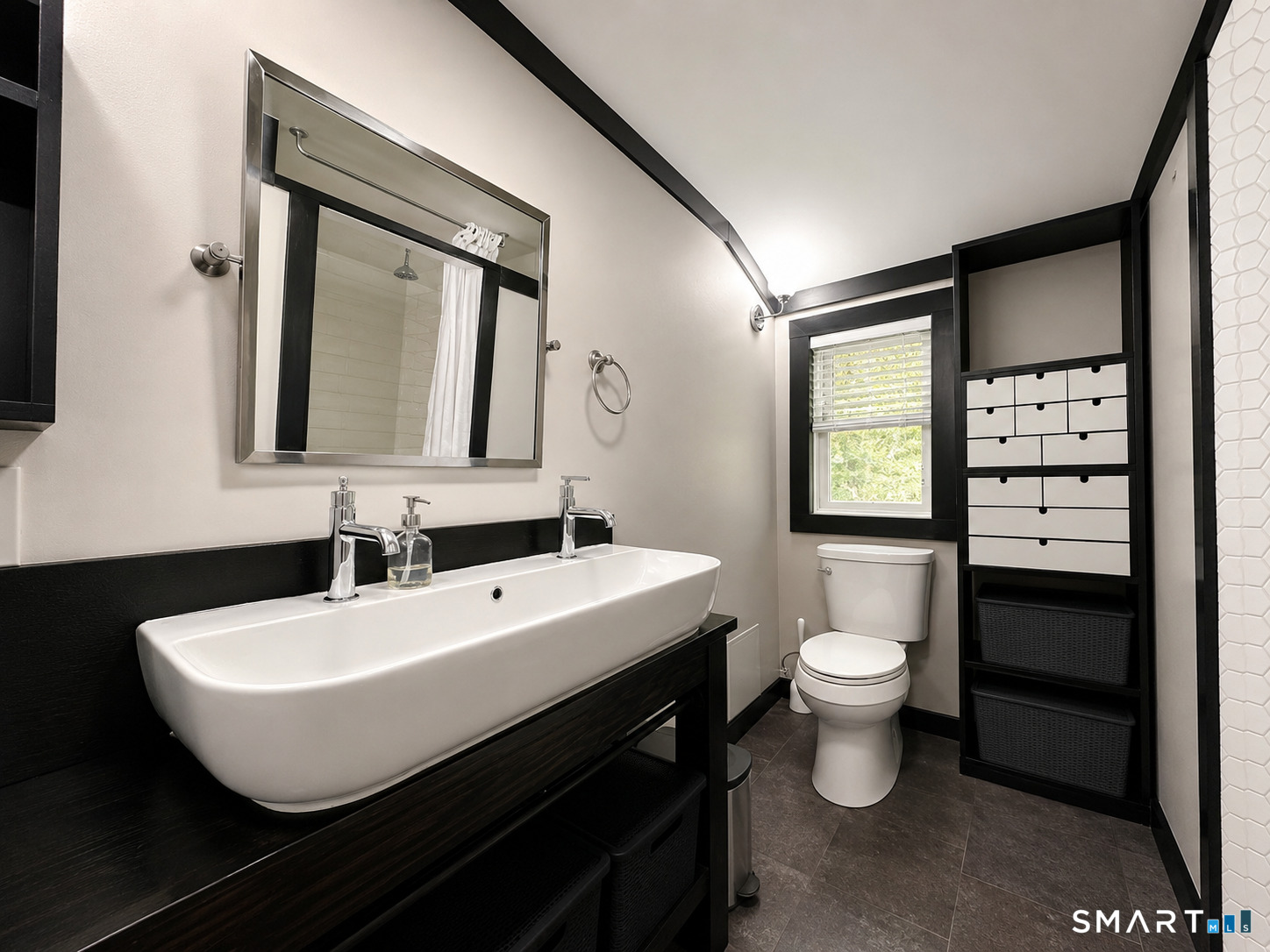 77 North High Street Clinton, CT 06413 - Photo 17 of 34