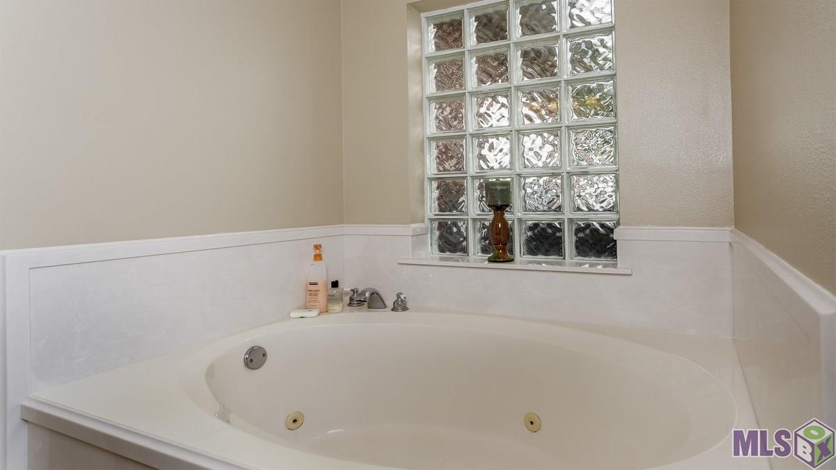 11087 Savoy Road St. Amant, LA 70774 - Photo 12 of 15 Gallery Image 12