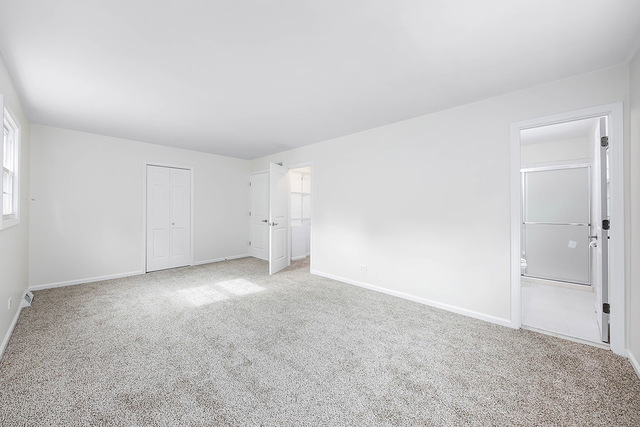 2010 Bilter Road Aurora, IL 60502 - Photo 20 of 47 an empty room with an entryway