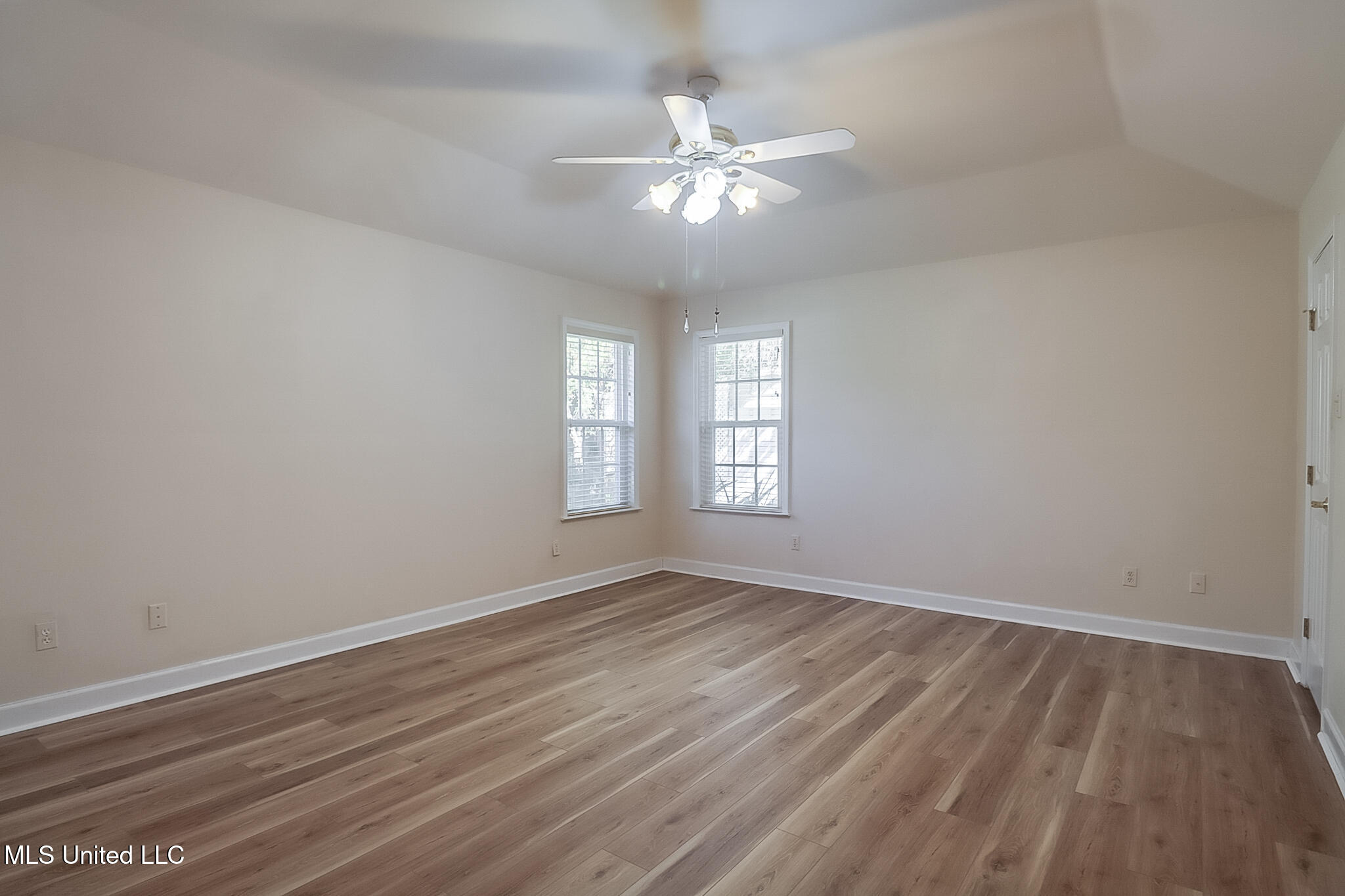 23276 Montebella Road Pass Christian, MS 39571 - Photo 11 of 32 PRIMARY BEDROOM