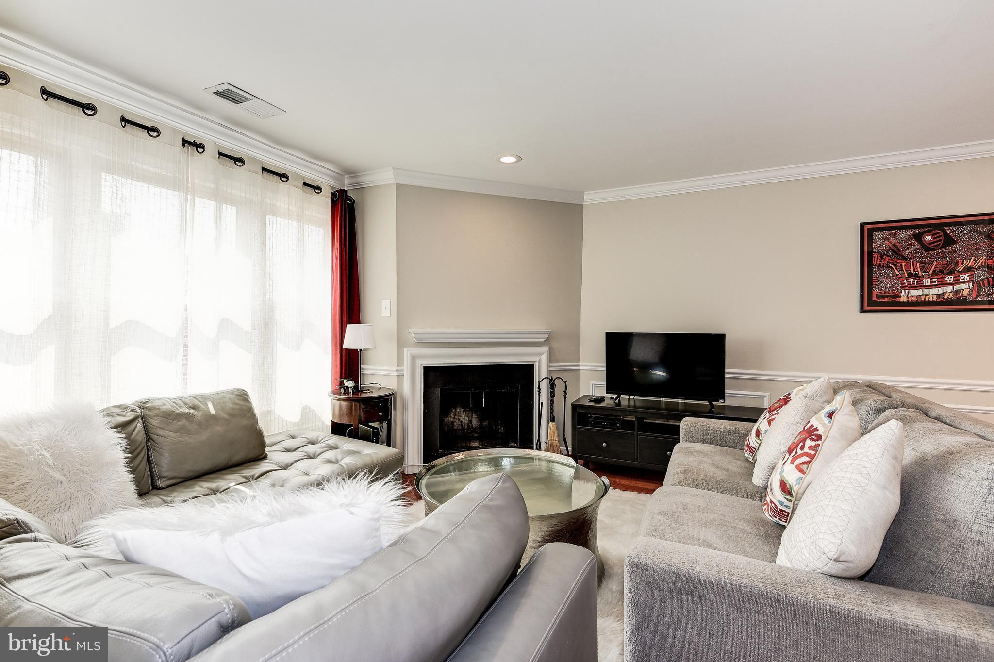 1910 T Street Northwest, Unit 31 Washington, DC 20009 - Photo 15 of 28 Living Room