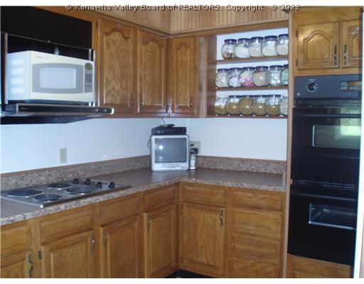 41 Brian Lane Elkview, WV 25071 - Photo 5 of 8 Kitchen.