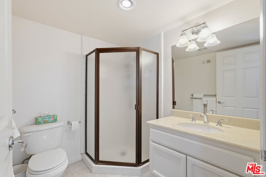 432 South Hamel Road, Unit 303 Los Angeles, CA 90048 - Photo 20 of 26