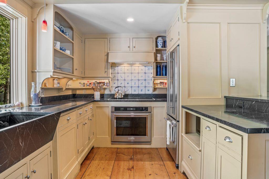 7 Storer Street Kennebunk, ME 04043 - Photo 11 of 59 7__DSC2754
