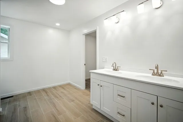 $439,999 | 150 Seymour Avenue, Springfield, MA 01109