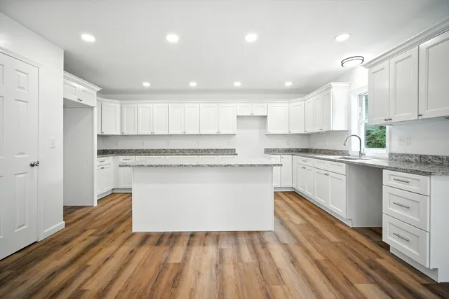 $439,999 | 150 Seymour Avenue, Springfield, MA 01109