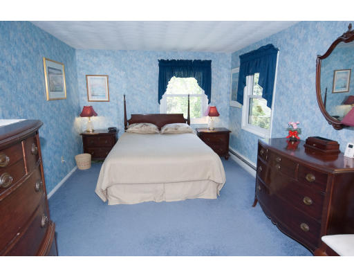 75 Karen Road Framingham, MA 01701 - Photo 10 of 18 Gallery Image 10