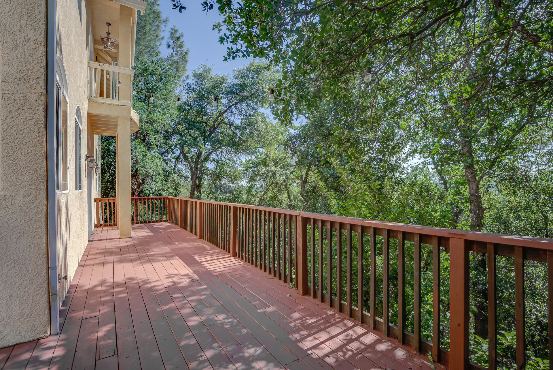 5146 Surrey Drive Redding, CA 96002 - Photo 44 of 57 Deck