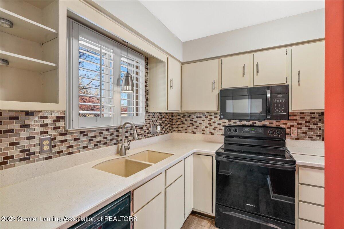 5890 Okemos Road Haslett, MI 48840 - Photo 6 of 21 06-Media Jett-6