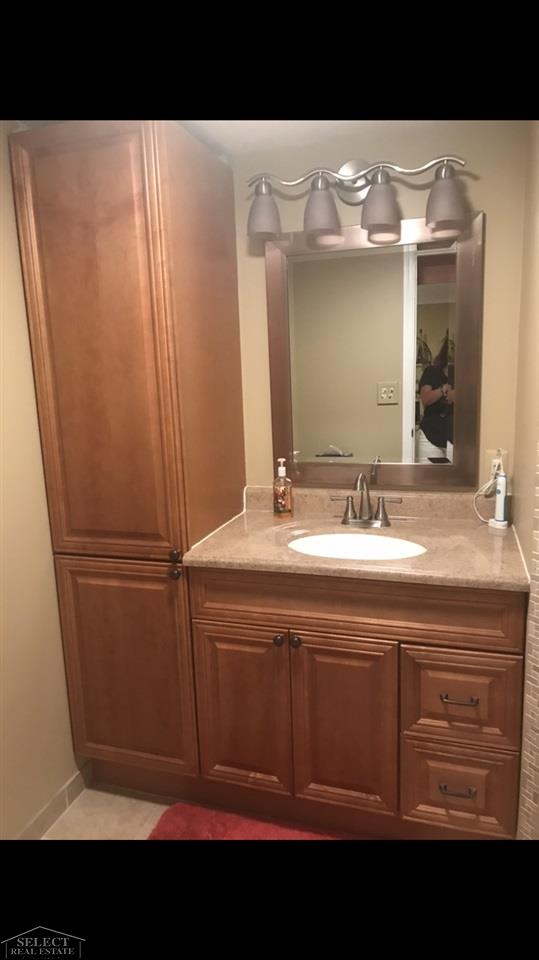 1427 Sycamore Drive Rochester, MI 48307 - Photo 23 of 24 31386952-22.JPG