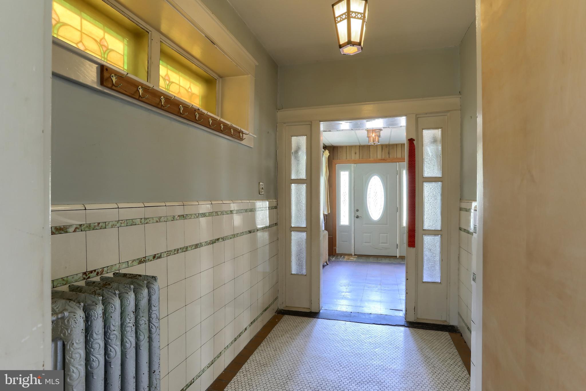 332 East Walnut Street Reading, PA 19607 - Photo 5 of 40 Entry - Vintage Tile Work