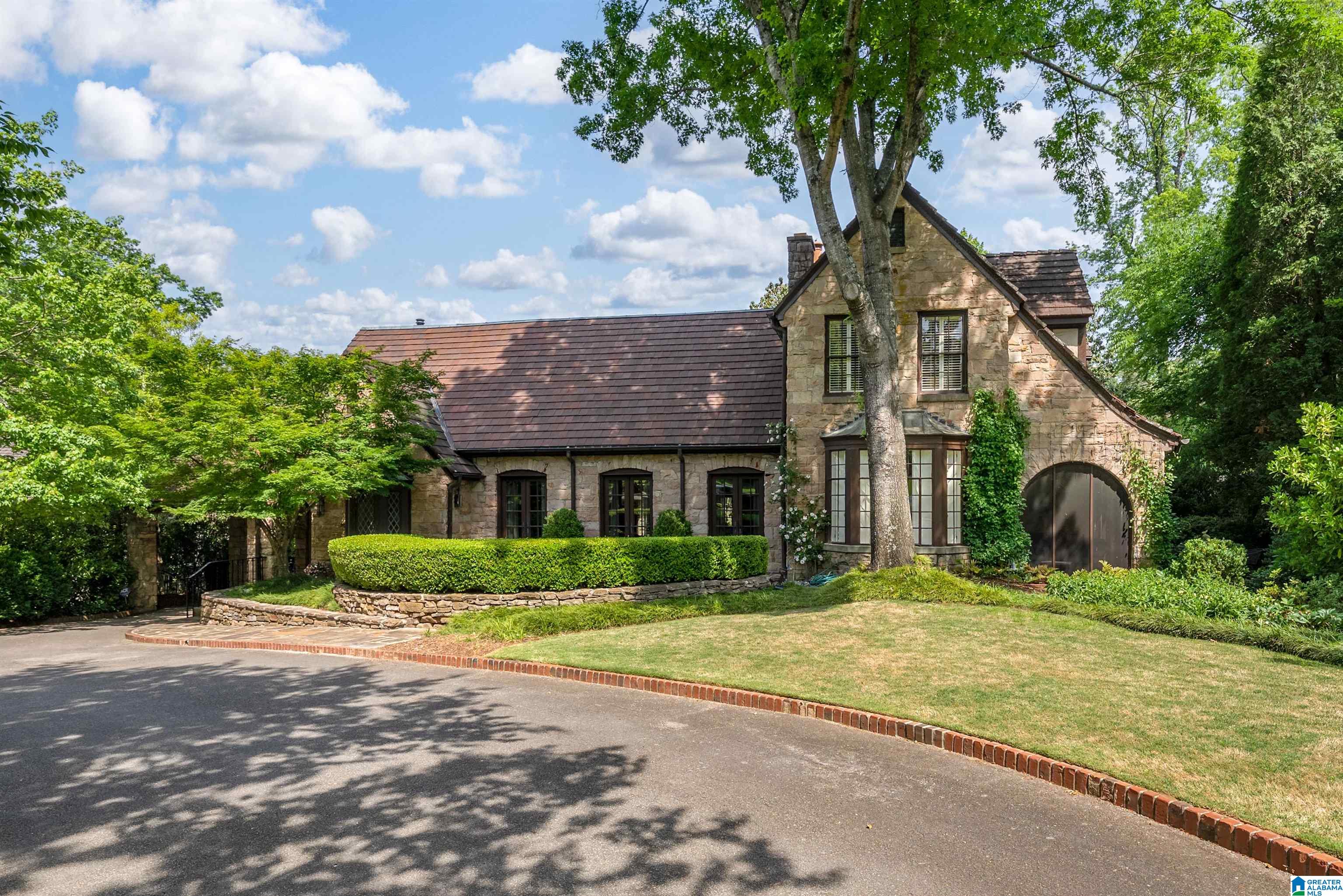 2724 Canterbury Road Birmingham, AL 35223 - Photo 4 of 93